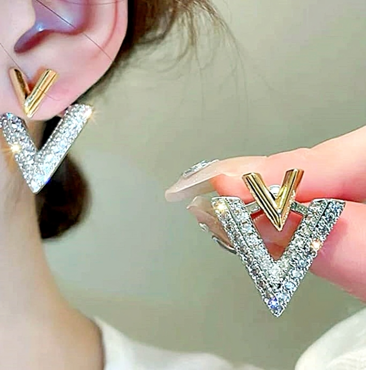 Iconic V Earrings