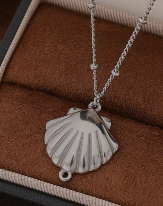 SHELL NACKLACE SILVER
