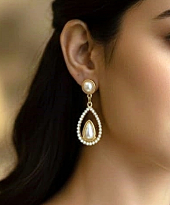PEARL TEARDROP EARRING
