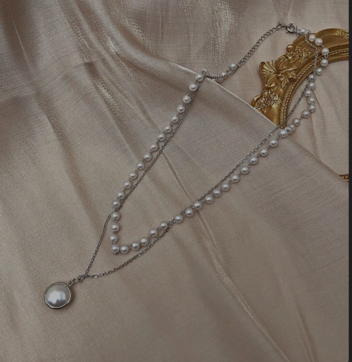 DOUBLE LAYERED PEARL PENDANT NECKLACE