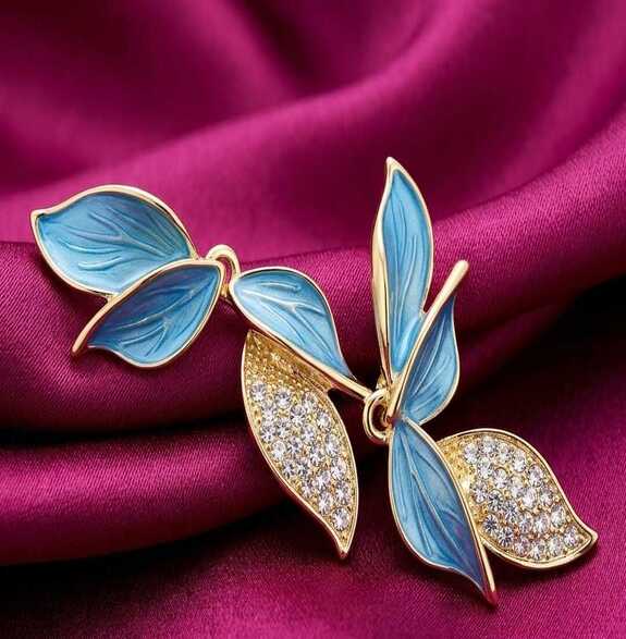 CLIMBER EARRINGS (BLUE)