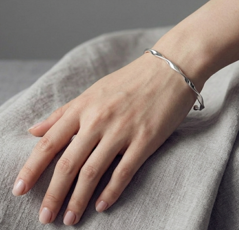 WAVE PATTERN BRACELET SILVER