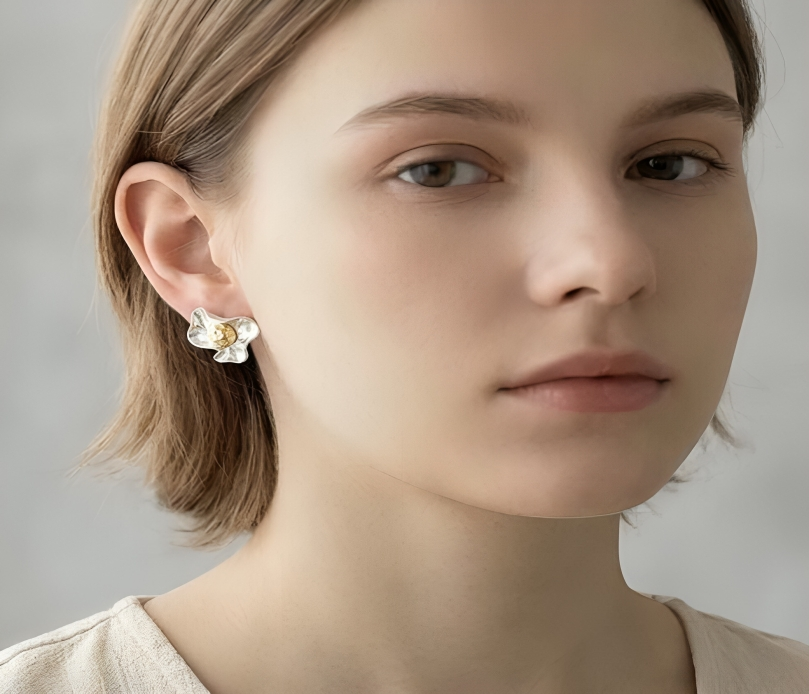 MIDNIGHT MERLOT EARRINGS (WHITE)