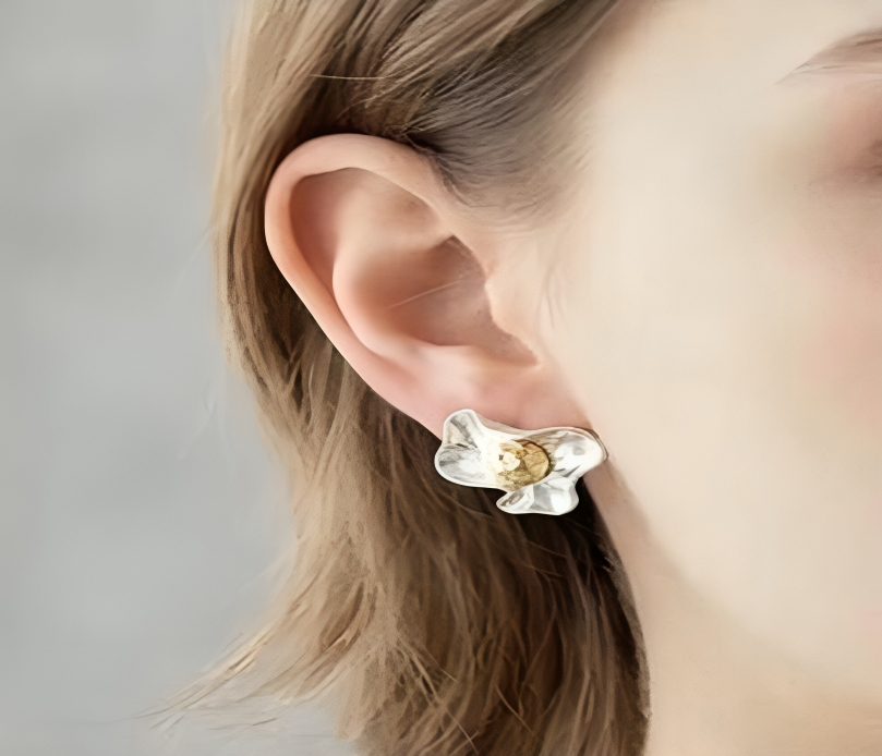 MIDNIGHT MERLOT EARRINGS (WHITE)